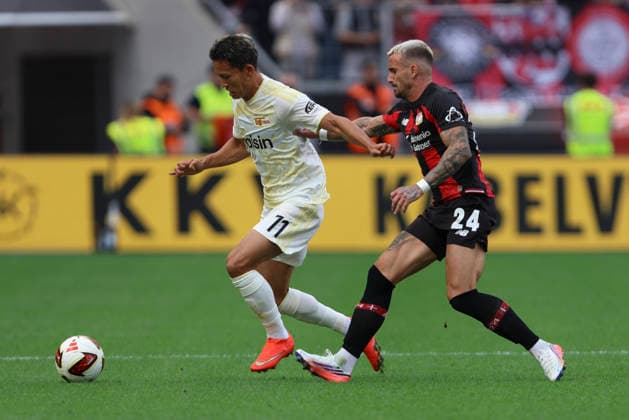 Woo-yeong Jeong (1.FC Union Berlin) und Aleix Garcia (Bayer 04 Leverkusen) im Zweikampf waehrend des Spiels der 1. Bundesliga zwischen Bayer 04 Leverkusen und 1. FC Union Berlin, BayArena am 05. September 2026 in Leverkusen, Deutschland. (Foto von Oliver Kaelke DeFodi Images) +++ Woo-yeong Jeong (1.FC Union Berlin) und Aleix Garcia (Bayer 04 Leverkusen) battle for the ball during the Bundesliga match between Bayer 04 Leverkusen and 1. FC Union Berlin at BayArena on September 5, 2026 in Leverkusen, Germany. (Photo by Oliver Kaelke DeFodi Images) DFB DFL REGULATIONS PROHIBIT ANY USE OF PHOTOGRAPHS AS IMAGE SEQUENCES AND OR QUASI-VIDEO. (Photo by Oliver Kaelke DeFodi Images) - *** Woo Yeong Jeong of 1. FC Union Berlin and Aleix Garcia of Bayer 04 Leverkusen battle for the ball during the Bundesliga match between Bayer 04 Leverkusen and 1. FC Union Berlin at BayArena on September 5, 2026, in Leverkusen, Germany. Photo by Oliver Kaelke, DeFodi Images. Woo Yeong Jeong of 1. FC Union Berlin and Aleix Garcia of Bayer 04 Leverkusen battle for the ball during the Bundesliga match between Bayer 04 Leverkusen and 1. FC Union Berlin at BayArena on September 5, 2026 in Leverkusen, Germany Photo by Oliver Kaelke DeFodi Images DFB and DFL regulations prohibit any use of photographs as image sequences and or quasi-video Photo by Oliver Kaelke DeFodi Images