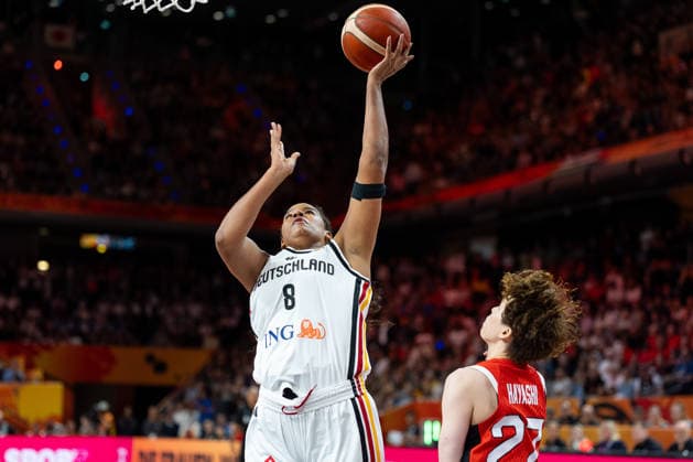 Nyara Sabally (Deutschland, 08) beim Wurf, GER, Deutschland vs. Japan, Basketball, FIBA Women s World Cup 2026, Gruppenphase, Spieltag 2, 05.09.2026 GER, Deutschland vs. Japan, Basketball, FIBA Women s World Cup 2026, Gruppenphase, Spieltag 2, 05.09.2026 Berlin Copyright: xEibner-Pressefoto MaxxVincenx EP_MVN