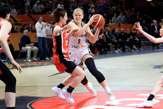 05.09.2026, GER, Basketball, Frauen , Basketball-WM, 2026, 1. Spieltag, Deutschland vs. Japan Emma Eichmeyer ( Deutschland 9 ), Kokoro Tanaka ( Japan 26 ) Berlin Max-Schmeling-Halle Berlin Deutschland Copyright: xNordphotox xEnglerx