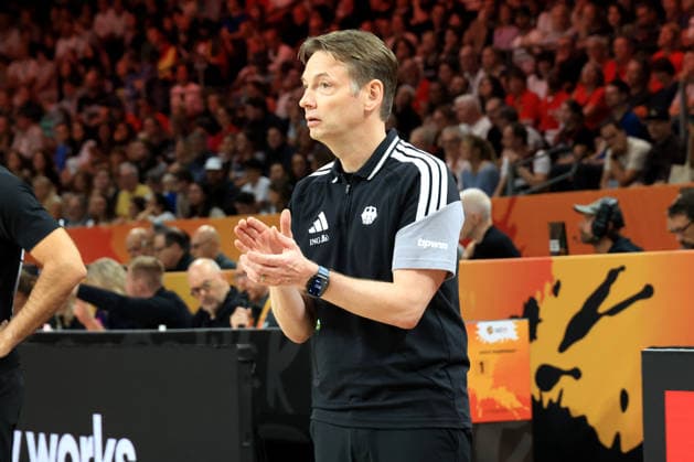 05.09.2026, GER, Basketball, Frauen , Basketball-WM, 2026, 1. Spieltag, Deutschland vs. Japan Head Coach Olaf Lange ( Deutschland ) Berlin Max-Schmeling-Halle Berlin Deutschland Copyright: xNordphotox xEnglerx