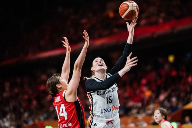 FIBA Women™s Basketball World Cup 2026: Deutschland vs. Japan, 05.09.2026 Luisa Geiselsoder (Deutschland, 15) gegen Azusa Asahina (Japan, 14); Basketball, FIBA Women™s Basketball World Cup 2026, Gruppenphase, Gruppe A, 2. Spieltag: Deutschland vs. Japan am 05.09.2026 in der Max-Schmeling-Halle, Berlin Copyright: xBEAUTIFULxSPORTS Tonhäuserx