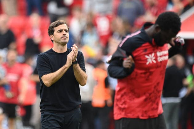 Schlussjubel Bayer Leverkusen, Jubel, jubeln, Freude, cheers, v.l. Trainer Carles MARTINEZ (LEV) , Victor BONIFACE (LEV) Fussball 1. Bundesliga, 2.Spieltag, matchday2, Bayer Leverkusen (LEV) - 1. FC Union Berlin (UB) 4-0 am 18.04.2026 in Leverkusen Deutschland. DFL regulations prohibit any use of photographs as image sequences and or quasi-video Â *** Bayer Leverkusen s victory celebration, cheering, joy, cheers, from left: Coach Carles MARTINEZ (LEV), Victor BONIFACE (LEV) Soccer, 1. Bundesliga, Matchday 2, matchday2, Bayer Leverkusen LEV 1 FC Union Berlin UB 4–0 on April 18, 2026, in Leverkusen, Germany. DFL regulations prohibit any use of photographs as image sequences and or quasi-video. Â