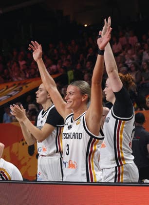 Alexandra Wilke, Bank jubelt Basketball FIBA World Cup Weltmeisterschaft Frauen WM Saison 2026 2027 05.09.2026 DBB Deutschland GER vs Japan JPN