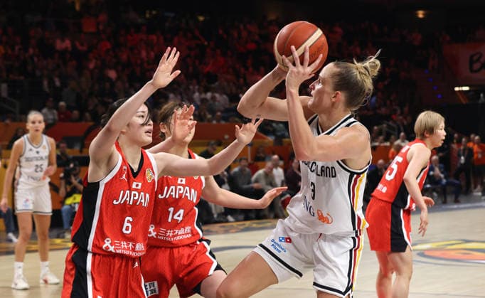 Otoha Goto, Azusa Asahina, Leonie Fiebich am Ball Zweikampf Spielszene Aktion Basketball FIBA World Cup Weltmeisterschaft Frauen WM Saison 2026 2027 05.09.2026 DBB Deutschland GER vs Japan JPN