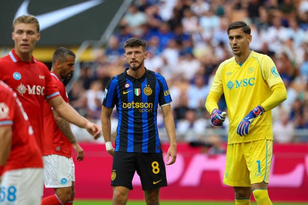 Serie A 2026 27 football match: Inter vs. Napoli Petar Sucic of Inter Milano During the football match played on September 5, 2026, at the San Siro Stadium in Milan part of the 2026 27 Italian Serie A championship between Inter Milan and SSC Napoli. MILANO Stadio San Siro Lombardia ITALIA Copyright: xFABIOxSASSOxFabioxSassox Inter Napoli 2026_09_05Fabio Sasso5174