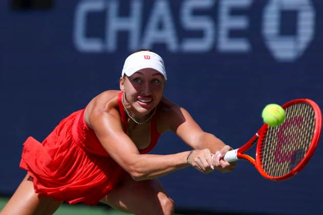 US Open tennis tournament - Day 7 Anastasia Potapova of Austria in action against Amanda Anisimova of the US during the Women™s Singles round 3 of the US Open Tennis Championships at the USTA Billie Jean King National Tennis Center in Flushing Meadows, New York, USA, 05 September 2026. The 2026 US Open tournament runs from 23 August through 13 September. FLUSHING MEADOWS NEW YORK United States  Copyright: xSARAHxYENESELx