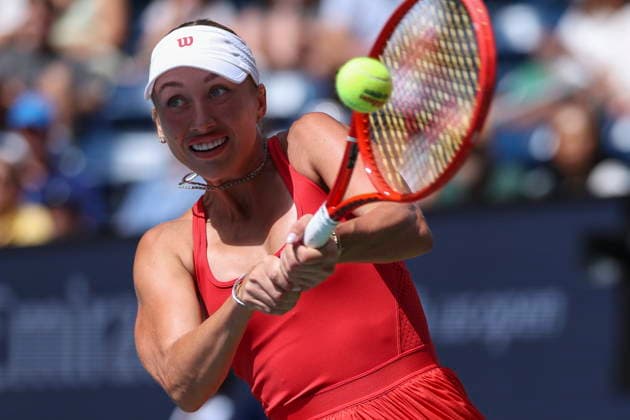 Sport Bilder des Tages US Open tennis tournament - Day 7 Anastasia Potapova of Austria in action against Amanda Anisimova of the US during the Women™s Singles round 3 of the US Open Tennis Championships at the USTA Billie Jean King National Tennis Center in Flushing Meadows, New York, USA, 05 September 2026. The 2026 US Open tournament runs from 23 August through 13 September. FLUSHING MEADOWS NEW YORK United States  Copyright: xSARAHxYENESELx