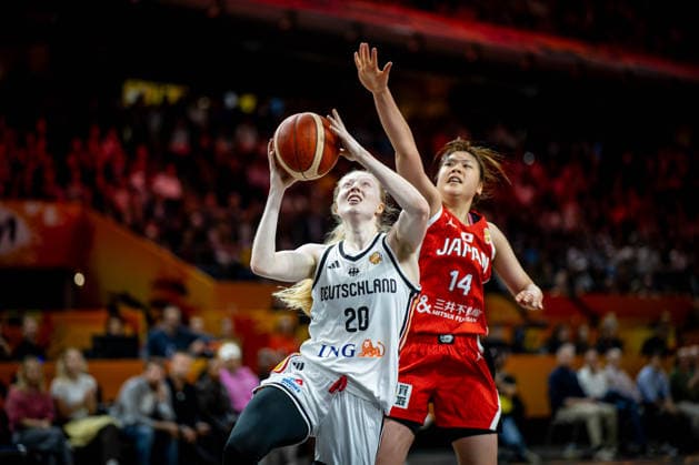 Basketball Berlin 05.09.2026 FIBA Women™s Basketball World Cup Germany 2026 Vorrunde Gruppe Deutschland (GER) - Japan (JPN) Frida Bühner (Deutschland, No.20) Azusa Asahina (Japan, No.14)