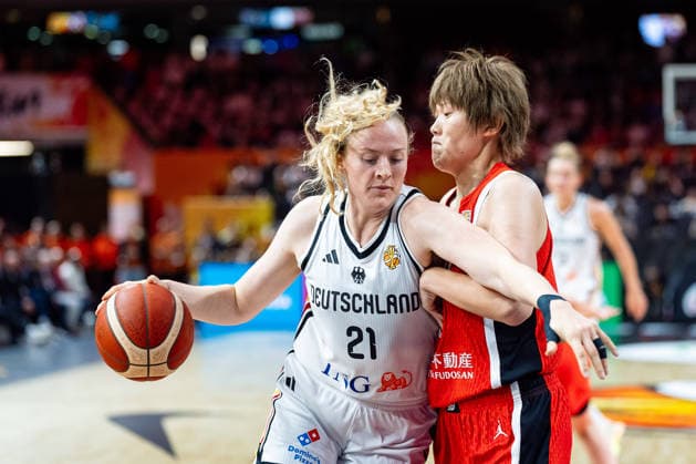 Marie Guelich (Deutschland, 21) im Dribbling gegen Maki Takada (Japan, 08), GER, Deutschland vs. Japan, Basketball, FIBA Women s World Cup 2026, Gruppenphase, Spieltag 2, 05.09.2026 GER, Deutschland vs. Japan, Basketball, FIBA Women s World Cup 2026, Gruppenphase, Spieltag 2, 05.09.2026 Berlin Copyright: xEibner-Pressefoto MaxxVincenx EP_MVN
