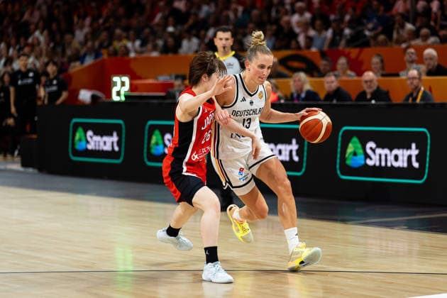 Leonie Fiebich (Deutschland, 13) im Dribbling gegen Kokoro Tanaka (Japan, 26), GER, Deutschland vs. Japan, Basketball, FIBA Women s World Cup 2026, Gruppenphase, Spieltag 2, 05.09.2026 GER, Deutschland vs. Japan, Basketball, FIBA Women s World Cup 2026, Gruppenphase, Spieltag 2, 05.09.2026 Berlin Copyright: xEibner-Pressefoto MaxxVincenx EP_MVN