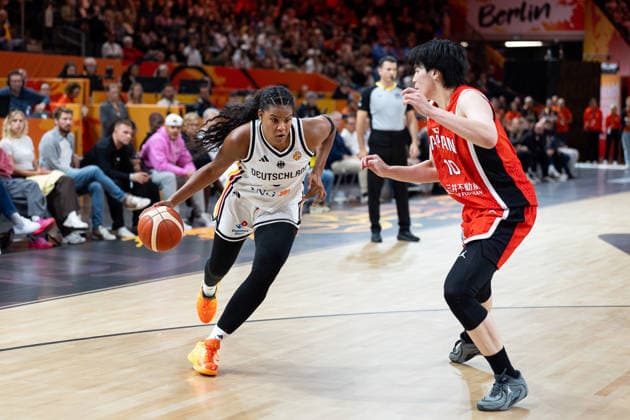 Nyara Sabally (Deutschland, 08) im Dribbling gegen Ramu Tokashiki (Japan, 10), GER, Deutschland vs. Japan, Basketball, FIBA Women s World Cup 2026, Gruppenphase, Spieltag 2, 05.09.2026 GER, Deutschland vs. Japan, Basketball, FIBA Women s World Cup 2026, Gruppenphase, Spieltag 2, 05.09.2026 Berlin Copyright: xEibner-Pressefoto MaxxVincenx EP_MVN