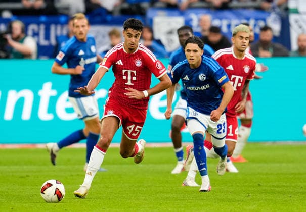 Aleksandar Pavlovic (FC Bayern Muenchen, 45) und Soufiane El-Faouzi (FC Schalke 04, 23) GER, FC Schalke 04 vs FC Bayern Muenchen, 1. Bundesliga, 2. Spieltag, Saison 2026-27, VELTINS-Arena, Gelsenkirchen, 05.09.2026 DFL REGULATIONS PROHIBIT ANY USE OF PHOTOGRAPHS AS IMAGE SEQUENCES AND OR QUASI-VIDEO GER, FC Schalke 04 vs FC Bayern Muenchen, 1. Bundesliga, 2. Spieltag, Saison 2026-27, 05.09.2026 Gelsenkirchen *** Aleksandar Pavlovic, FC Bayern Munich, 45, and Soufiane El Faouzi, FC Schalke 04, 23 (GER), FC Schalke 04 vs. FC Bayern Munich, Bundesliga 1, Matchday 2, 2026–27 season, VELTINS Arena, Gelsenkirchen, September 5, 2026 DFL regulations prohibit any use of photographs as image sequences and or quasi-video GER, FC Schalke 04 vs. FC Bayern Munich, Bundesliga 1, Matchday 2, 2026–27 season, September 5, 2026, Gelsenkirchen Copyright: xEibner-Pressefoto ScottxColemanx EP_SCN
