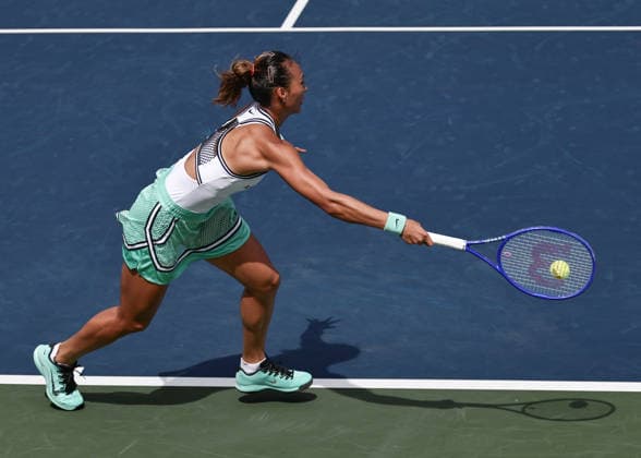 Qinwen Zheng (CHN), Damen Einzel, Ladies Singles, US Open Championships, Billie Jean King National Tennis Center, Flushing Meadows, New York, USA . Copyright: xJuergenxHasenkopfx