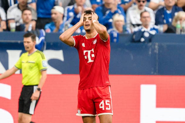 Deutschland: 1. Bundesliga 2026 2027, 2. Spieltag - FC Schalke 04 vs. FC Bayern München - 05.09.2026 - Veltins-Arena (Gelsenkirchen, Nordrhein-Westfalen) Aleksandar Pavlovic (FC Bayern München, 45) Frust Ärger Emotionen Traurig *** Germany Bundesliga 1 2026–2027, Matchday 2: FC Schalke 04 vs. FC Bayern Munich, September 5, 2026, Veltins Arena, Gelsenkirchen, North Rhine-Westphalia; Aleksandar Pavlovic (FC Bayern Munich), 45: Frustration, Anger, Emotions, Sadness Copyright: xCelinaxLeiersx