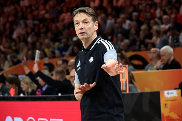 05.09.2026, GER, Basketball, Frauen , Basketball-WM, 2026, 1. Spieltag, Deutschland vs. Japan Head Coach Olaf Lange ( Deutschland ) Berlin Max-Schmeling-Halle Berlin Deutschland Copyright: xNordphotox xEnglerx