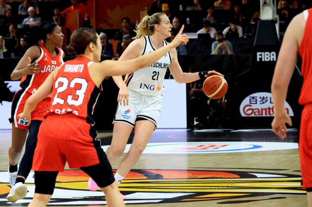05.09.2026, GER, Basketball, Frauen , Basketball-WM, 2026, 1. Spieltag, Deutschland vs. Japan Marie Guelich ( Deutschland 21 ), Mai Yamamoto ( Japan 23 ) Berlin Max-Schmeling-Halle Berlin Deutschland Copyright: xNordphotox xEnglerx