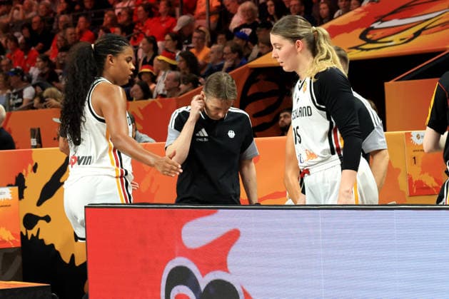 05.09.2026, GER, Basketball, Frauen , Basketball-WM, 2026, 1. Spieltag, Deutschland vs. Japan Nyara Sabally ( Deutschland 8 ), Head Coach Olaf Lange ( Deutschland ) Berlin Max-Schmeling-Halle Berlin Deutschland Copyright: xNordphotox xEnglerx