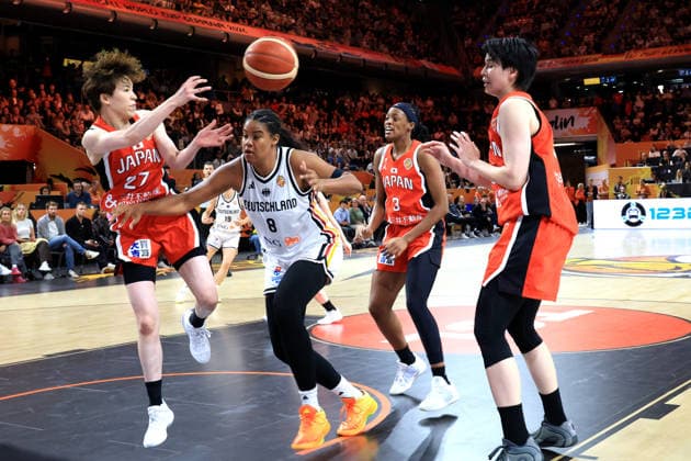 05.09.2026, GER, Basketball, Frauen , Basketball-WM, 2026, 1. Spieltag, Deutschland vs. Japan Nyara Sabally ( Deutschland 8 ), Saki Hayashi ( Japan 27 ), Stephanie Mawuli ( Japan 3 ), Ramu Tokashiki ( Japan 10 ) Berlin Max-Schmeling-Halle Berlin Deutschland Copyright: xNordphotox xEnglerx