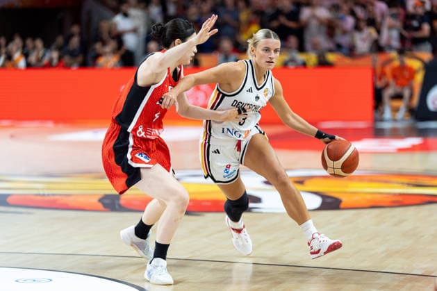 Alexandra Wilke (Deutschland, 03) im Dribbling gegen Otoha Goto (Japan, 06), GER, Deutschland vs. Japan, Basketball, FIBA Women s World Cup 2026, Gruppenphase, Spieltag 2, 05.09.2026 GER, Deutschland vs. Japan, Basketball, FIBA Women s World Cup 2026, Gruppenphase, Spieltag 2, 05.09.2026 Berlin Copyright: xEibner-Pressefoto MaxxVincenx EP_MVN