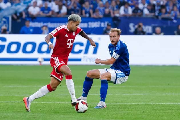 GELSENKIRCHEN - Luis Diaz of FC Bayern Munich controls the ball during the Bundesliga match between FC Schalke 04 and FC Bayern Munich at the Veltins-Arena on September 5, 2026, in Gelsenkirchen, Germany. MARCEL TER BALS ANP Bundesliga 2026 27 xVIxANPxSportx xMarcelxterxBalsxIVx 567261811 originalFilename: 567261811.jpg