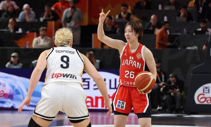 Emma Eichmeyer, Kokoro Tanaka am Ball Zweikampf Spielszene Aktion Basketball FIBA World Cup Weltmeisterschaft Frauen WM Saison 2026 2027 05.09.2026 DBB Deutschland GER vs Japan JPN