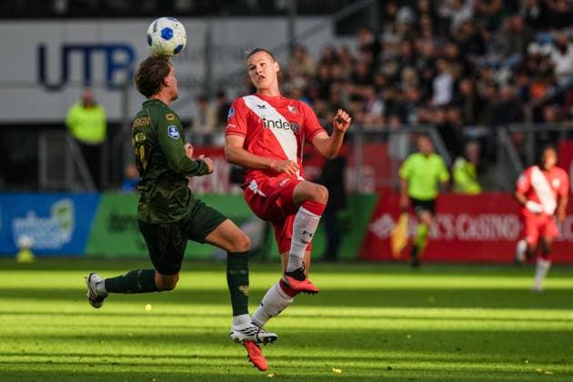 UTRECHT - Melle Meulensteen of Go Ahead Eagles, Artem Stepanov of FC Utrecht (lr) during the Dutch Eredivisie match between FC Utrecht and Go Ahead Eagles at Galgenwaard Stadium on 15 August 2026 in Utrecht, the Netherlands. RONALD HOOGENDOORN ANP 2026 27 Eredivisie xVIxANPxSportx xxANPxIVx 567262736 originalFilename: 567262736.jpg