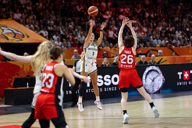 Alexandra Wilke (Deutschland, 03) beim Wurf, Kokoro Tanaka (Japan, 26), GER, Deutschland vs. Japan, Basketball, FIBA Women s World Cup 2026, Gruppenphase, Spieltag 2, 05.09.2026 GER, Deutschland vs. Japan, Basketball, FIBA Women s World Cup 2026, Gruppenphase, Spieltag 2, 05.09.2026 Berlin Copyright: xEibner-Pressefoto MaxxVincenx EP_MVN