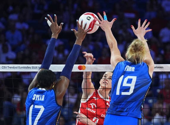 Poland v Italy - CEV EuroVolley 2026 ISTANBUL, TURKIYE - SEPTEMBER 5: Magdalena Stysiak (3) of Poland in action against Myriam Fatime Sylla (17) of Italy during the CEV Women s European Volleyball Championship semifinal match between Poland and Italy at Sinan Erdem Sports Hall in Istanbul, Turkiye, on September 5, 2026. Esra Bilgin Anadolu Istanbul Turkey. Editorial use only. Please get in touch for any other usage.  Copyright: x2026xAnadoluxEsraxBilginx