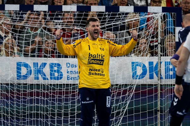 Opel HBL: SG Flensburg-Handewitt vs HC Erlangen; 05.09.26 Jubel Freude über gehaltenen Ball bei Benjamin Buric (Nr.01, SG Flensburg-Handewitt) Opel HBL: SG Flensburg-Handewitt vs HC Erlangen, GGW Arena am 05.09.26 Copyright: xBEAUTIFULxSPORTS MarioxM.xKobergx