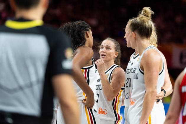 deutsche Mannschaft beim Huddle, Nyara Sabally (Deutschland, 08), Britta Daub (Deutschland, 19), Marie Guelich (Deutschland, 21), Leonie Fiebich (Deutschland, 13), GER, Deutschland vs. Japan, Basketball, FIBA Women s World Cup 2026, Gruppenphase, Spieltag 2, 05.09.2026 GER, Deutschland vs. Japan, Basketball, FIBA Women s World Cup 2026, Gruppenphase, Spieltag 2, 05.09.2026 Berlin Copyright: xEibner-Pressefoto MaxxVincenx EP_MVN