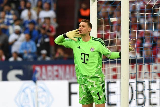Torwart Manuel Neuer (FC Bayern Muenchen) gestikuliert, gestik waehrend des Spiels der 1. Bundesliga zwischen FC Schalke 04 und FC Bayern Muenchen, Veltins-Arena am 05. September 2026 in Gelsenkirchen, Deutschland. (Foto von Ralf Treese DeFodi Images) +++ Torwart Manuel Neuer (FC Bayern Muenchen) gestures during the Bundesliga match between FC Schalke 04 and FC Bayern Muenchen at Veltins-Arena on September 5, 2026 in Gelsenkirchen, Germany. (Photo by Ralf Treese DeFodi Images) DFB DFL REGULATIONS PROHIBIT ANY USE OF PHOTOGRAPHS AS IMAGE SEQUENCES AND OR QUASI-VIDEO. (Photo by Ralf Treese DeFodi Images) - *** Goalkeeper Manuel Neuer of FC Bayern Munich gestures during the Bundesliga match between FC Schalke 04 and FC Bayern Munich, Veltins Arena on September 5, 2026, in Gelsenkirchen, Germany Photo by Ralf Treese DeFodi Images Goalkeeper Manuel Neuer of FC Bayern Munich gestures during the Bundesliga match between FC Schalke 04 and FC Bayern Munich at Veltins Arena on September 5, 2026 in Gelsenkirchen, Germany. Photo by Ralf Treese, DeFodi Images. DFB and DFL regulations prohibit any use of photographs as image sequences and or quasi-video. Photo by Ralf Treese, DeFodi Images.