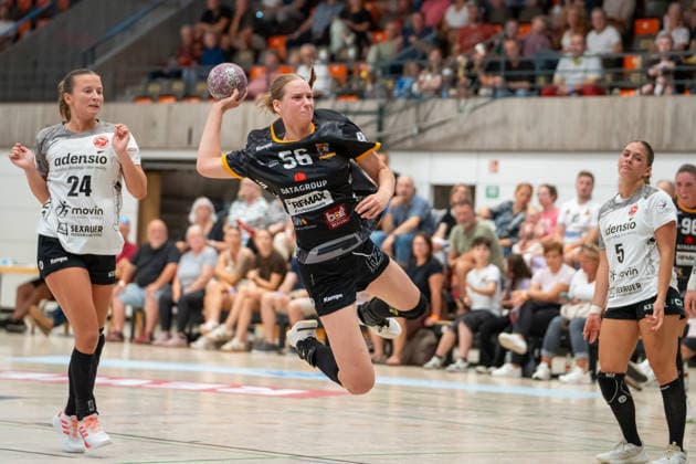 Handball I Frauen I Saison 2026-2027 I 2. Bundesliga I 2. Spieltag I VfL Waiblingen - HSG Freiburg I 05.09.2026 Laura Nagy (56, VfL Waiblingen Tigers) im Wurf Waiblingen Rundsporthalle Baden-Württemberg Deutschland Copyright: xLobeca MaxxPetershansx