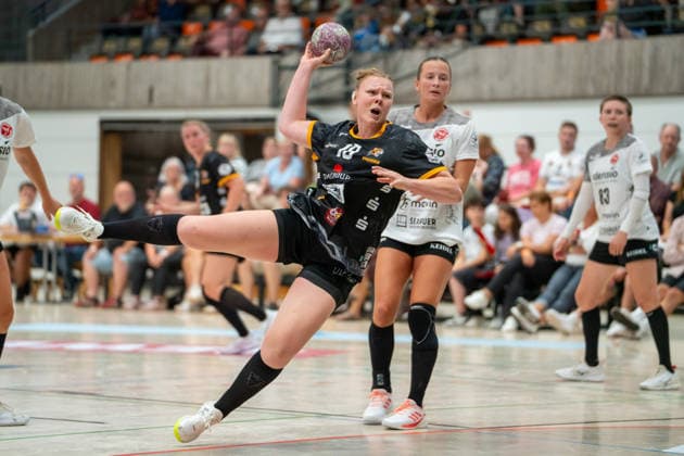 Handball I Frauen I Saison 2026-2027 I 2. Bundesliga I 2. Spieltag I VfL Waiblingen - HSG Freiburg I 05.09.2026 Kimberly Eileen Gisa (18, VfL Waiblingen Tigers) im Wurf Waiblingen Rundsporthalle Baden-Württemberg Deutschland Copyright: xLobeca MaxxPetershansx