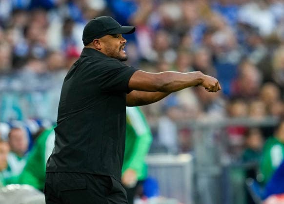 Vincent Kompany (FC Bayern Muenchen, Cheftrainer) gestikuliert. GER, FC Schalke 04 vs FC Bayern Muenchen, 1. Bundesliga, 2. Spieltag, Saison 2026-27, VELTINS-Arena, Gelsenkirchen, 05.09.2026 DFL REGULATIONS PROHIBIT ANY USE OF PHOTOGRAPHS AS IMAGE SEQUENCES AND OR QUASI-VIDEO GER, FC Schalke 04 vs FC Bayern Muenchen, 1. Bundesliga, 2. Spieltag, Saison 2026-27, 05.09.2026 Gelsenkirchen *** Vincent Kompany, head coach of FC Bayern Munich, gesturing (GER), FC Schalke 04 vs. FC Bayern Munich, Bundesliga 1, Matchday 2, 2026–27 season, VELTINS Arena, Gelsenkirchen, September 5, 2026 DFL regulations prohibit any use of photographs as image sequences and or quasi-video GER, FC Schalke 04 vs. FC Bayern Munich, Bundesliga 1, Matchday 2, 2026–27 Season, September 5, 2026, Gelsenkirchen Copyright: xEibner-Pressefoto ScottxColemanx EP_SCN