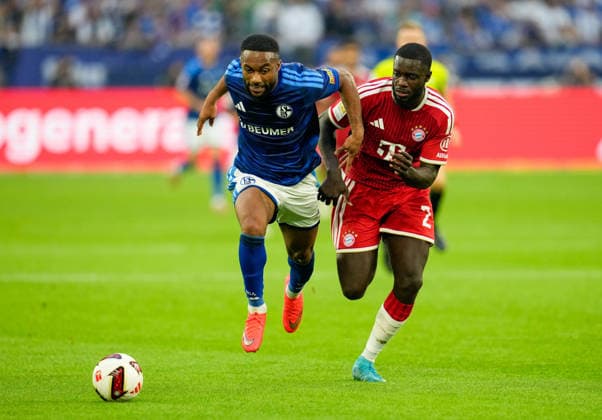 Junior Dina Ebimbe (FC Schalke 04, 29) im Zweikampf mit Dayot Upamecano (FC Bayern Muenchen, 2) GER, FC Schalke 04 vs FC Bayern Muenchen, 1. Bundesliga, 2. Spieltag, Saison 2026-27, VELTINS-Arena, Gelsenkirchen, 05.09.2026 DFL REGULATIONS PROHIBIT ANY USE OF PHOTOGRAPHS AS IMAGE SEQUENCES AND OR QUASI-VIDEO GER, FC Schalke 04 vs FC Bayern Muenchen, 1. Bundesliga, 2. Spieltag, Saison 2026-27, 05.09.2026 Gelsenkirchen *** Junior Dina Ebimbe of FC Schalke 04, 29, in a tackle with Dayot Upamecano of FC Bayern Munich, 2 GER, FC Schalke 04 vs. FC Bayern Munich, Bundesliga 1, Matchday 2, 2026–27 season, VELTINS Arena, Gelsenkirchen, September 5, 2026 DFL regulations prohibit any use of photographs as image sequences and or quasi-video GER, FC Schalke 04 vs. FC Bayern Munich, Bundesliga 1, Matchday 2, 2026–27 Season, September 5, 2026, Gelsenkirchen Copyright: xEibner-Pressefoto ScottxColemanx EP_SCN