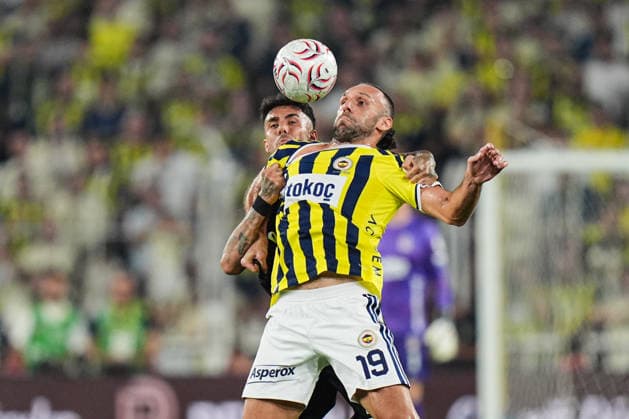 Fenerbahce v Besiktas - Turkish Super Lig ISTANBUL, TURKIYE - SEPTEMBER 5: Vedat Muriqi (front) of Fenerbahce in action against Emirhan Topcu of Besiktas during the Turkish Super Lig week 4 derby match between Fenerbahce and Besiktas at Chobani Stadium in Istanbul, Turkiye, on September 5, 2026. Cemal Yurttas Anadolu Istanbul Turkey. Editorial use only. Please get in touch for any other usage.  Copyright: x2026xAnadoluxCemalxYurttasx