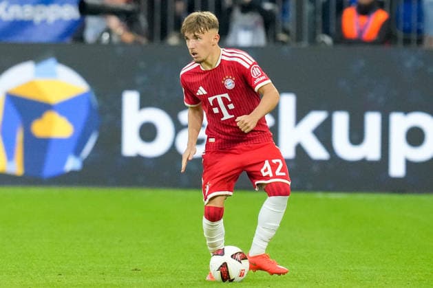 Lennart Karl (FC Bayern Muenchen) in Aktion, am Ball, Einzelaktion waehrend des Spiels der 1. Bundesliga zwischen FC Schalke 04 und FC Bayern Muenchen, Veltins-Arena am 05. September 2026 in Gelsenkirchen, Deutschland. (Foto von Alex Gottschalk DeFodi Images) +++ Lennart Karl (FC Bayern Muenchen) controls the ball during the Bundesliga match between FC Schalke 04 and FC Bayern Muenchen at Veltins-Arena on September 5, 2026 in Gelsenkirchen, Germany. (Photo by Alex Gottschalk DeFodi Images) DFB DFL REGULATIONS PROHIBIT ANY USE OF PHOTOGRAPHS AS IMAGE SEQUENCES AND OR QUASI-VIDEO. (Photo by Alex Gottschalk DeFodi Images) - *** Lennart Karl of FC Bayern Munich in action, on the ball, making a solo play during the Bundesliga 1 match between FC Schalke 04 and FC Bayern Munich, Veltins Arena on September 5, 2026, in Gelsenkirchen, Germany Photo by Alex Gottschalk DeFodi Images Lennart Karl FC Bayern Munich controls the ball during the Bundesliga match between FC Schalke 04 and FC Bayern Munich at Veltins Arena on September 5, 2026 in Gelsenkirchen, Germany. Photo by Alex Gottschalk, DeFodi Images. DFB and DFL regulations prohibit any use of photographs as image sequences and or quasi-video. Photo by Alex Gottschalk, DeFodi Images