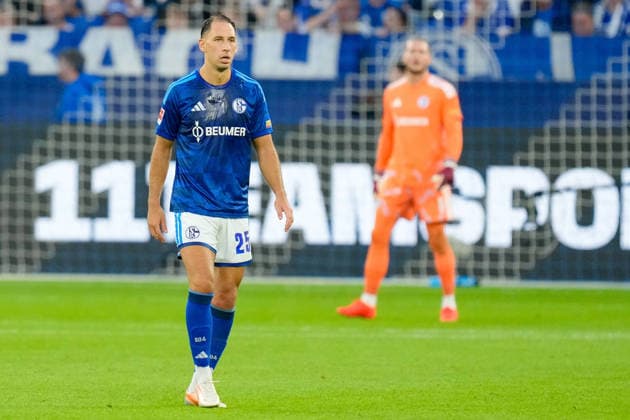 Nikola Katic (FC Schalke 04) schaut waehrend des Spiels der 1. Bundesliga zwischen FC Schalke 04 und FC Bayern Muenchen, Veltins-Arena am 05. September 2026 in Gelsenkirchen, Deutschland. (Foto von Alex Gottschalk DeFodi Images) +++ Nikola Katic (FC Schalke 04) looks on during the Bundesliga match between FC Schalke 04 and FC Bayern Muenchen at Veltins-Arena on September 5, 2026 in Gelsenkirchen, Germany. (Photo by Alex Gottschalk DeFodi Images) DFB DFL REGULATIONS PROHIBIT ANY USE OF PHOTOGRAPHS AS IMAGE SEQUENCES AND OR QUASI-VIDEO. (Photo by Alex Gottschalk DeFodi Images) - *** Nikola Katic of FC Schalke 04 looks on during the Bundesliga match between FC Schalke 04 and FC Bayern Munich, Veltins Arena on September 5, 2026, in Gelsenkirchen, Germany. Photo by Alex Gottschalk, DeFodi Images. Nikola Katic of FC Schalke 04 looks on during the Bundesliga match between FC Schalke 04 and FC Bayern Munich at Veltins Arena on September 5, 2026 in Gelsenkirchen, Germany. Photo by Alex Gottschalk, DeFodi Images. DFB and DFL regulations prohibit any use of photographs as image sequences and or quasi-video. Photo by Alex Gottschalk, DeFodi Images.