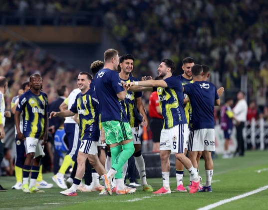 Fenerbahce v Besiktas - Turkish Super Lig ISTANBUL, TURKIYE - SEPTEMBER 5: Fenerbahce players celebrate after scoring a goal during the Turkish Super Lig fourth-week football match between Fenerbahce and Besiktas at Chobani Stadium in Istanbul, Turkiye, on September 5, 2026. Ali Atmaca Anadolu Istanbul Turkey. Editorial use only. Please get in touch for any other usage.  Copyright: x2026xAnadoluxAlixAtmacax