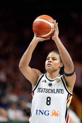 Nyara Sabally (Deutschland, 08) beim Freiwurf, Einzelbild, Einzelfoto, Portrait, Portraet, Freisteller, GER, Deutschland vs. Japan, Basketball, FIBA Women s World Cup 2026, Gruppenphase, Spieltag 2, 05.09.2026 GER, Deutschland vs. Japan, Basketball, FIBA Women s World Cup 2026, Gruppenphase, Spieltag 2, 05.09.2026 Berlin Copyright: xEibner-Pressefoto MaxxVincenx EP_MVN