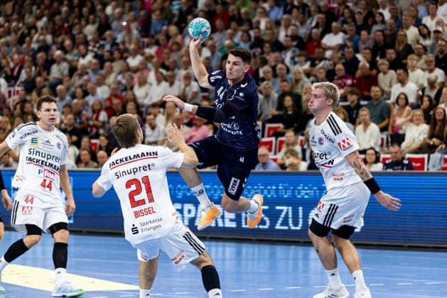 Opel HBL: SG Flensburg-Handewitt vs HC Erlangen; 05.09.26 Aymeric Minne (Nr.44, SG Flensburg-Handewitt) im Angriff Opel HBL: SG Flensburg-Handewitt vs HC Erlangen, GGW Arena am 05.09.26 Copyright: xBEAUTIFULxSPORTS MarioxM.xKobergx