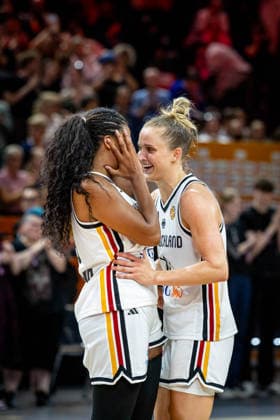 Basketball Berlin 05.09.2026 FIBA Women™s Basketball World Cup Germany 2026 Vorrunde Gruppe Deutschland (GER) - Japan (JPN) Jubel Deutschland Leonie Fiebich (Deutschland, No.13) Nyara Sabally (Deutschland, No.08)