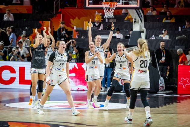 Basketball Berlin 05.09.2026 FIBA Women™s Basketball World Cup Germany 2026 Vorrunde Gruppe Deutschland (GER) - Japan (JPN) Jubel Deutschland Lina Sontag (Deutschland, No.24) Nyara Sabally (Deutschland, No.08) Leonie Fiebich (Deutschland, No.13) Britta Daub (Deutschland, No.19) Marie Gülich (Deutschland, No.21) Gulich Emma Eichmeyer (Deutschland, No.09) Frida Bühner (Deutschland, No.20)