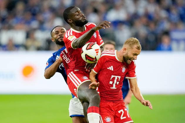 Moussa Sylla (FC Schalke 04), Dayot Upamecano (FC Bayern Muenchen) und Konrad Laimer (FC Bayern Muenchen) im Zweikampf waehrend des Spiels der 1. Bundesliga zwischen FC Schalke 04 und FC Bayern Muenchen, Veltins-Arena am 05. September 2026 in Gelsenkirchen, Deutschland. (Foto von Alex Gottschalk DeFodi Images) +++ Moussa Sylla (FC Schalke 04), Dayot Upamecano (FC Bayern Muenchen) und Konrad Laimer (FC Bayern Muenchen) battle for the ball during the Bundesliga match between FC Schalke 04 and FC Bayern Muenchen at Veltins-Arena on September 5, 2026 in Gelsenkirchen, Germany. (Photo by Alex Gottschalk DeFodi Images) DFB DFL REGULATIONS PROHIBIT ANY USE OF PHOTOGRAPHS AS IMAGE SEQUENCES AND OR QUASI-VIDEO. (Photo by Alex Gottschalk DeFodi Images) - *** Moussa Sylla of FC Schalke 04, Dayot Upamecano of FC Bayern Munich, and Konrad Laimer of FC Bayern Munich in a tackle during the Bundesliga match between FC Schalke 04 and FC Bayern Munich, Veltins Arena on September 5, 2026, in Gelsenkirchen, Germany. Photo by Alex Gottschalk, DeFodi Images. Moussa Sylla (FC Schalke 04), Dayot Upamecano of FC Bayern Munich and Konrad Laimer of FC Bayern Munich battle for the ball during the Bundesliga match between FC Schalke 04 and FC Bayern Munich at Veltins Arena on September 5, 2026 in Gelsenkirchen, Germany. Photo by Alex Gottschalk, DeFodi Images. DFB and DFL regulations prohibit any use of photographs as image sequences and or quasi-video. Photo by Alex Gottschalk, DeFodi Images.