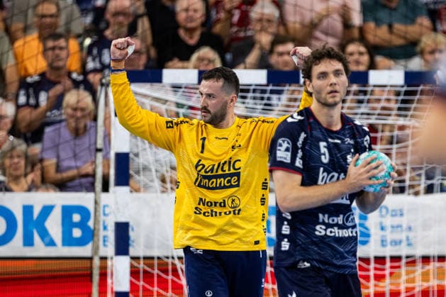 Opel HBL: SG Flensburg-Handewitt vs HC Erlangen; 05.09.26 Jubel Freude über gehaltenen Ball bei Benjamin Buric (Nr.01, SG Flensburg-Handewitt) Opel HBL: SG Flensburg-Handewitt vs HC Erlangen, GGW Arena am 05.09.26 Copyright: xBEAUTIFULxSPORTS MarioxM.xKobergx
