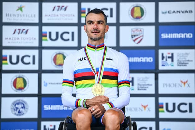 2026 UCI Para-cycling Road World Championships Picture by Olly Hassell SWpix.com - 05 09 2026 - Cycling - 2026 UCI Para-cycling Road World Championships - Huntsville, Alabama, United States of America - Men C1 Individual Time Trial (ITT) podium - Thomas Tarou (France) wins the Gold Medal to become World Champion Huntsville Cummings Research Park United States of America Copyright: x xSWpix.comx(t axPhotographyxHubxLtd)xOllyxHassell SWpix.comx SWP-3030-22648