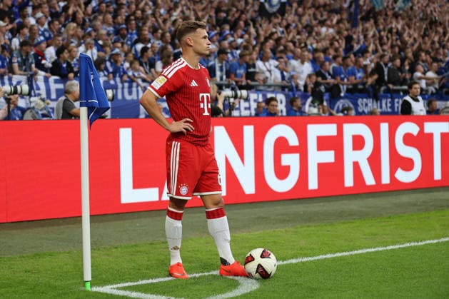 Joshua Kimmich (FC Bayern München) beim Spiel der 1. Bundesliga (Saison 2026 27) FC Schalke 04 - FC Bayern München - Copyright: Thomas Pakusch *** Joshua Kimmich of FC Bayern Munich during the Bundesliga match between FC Schalke 04 and FC Bayern Munich in the 2026–27 season. Copyright Thomas Pakusch