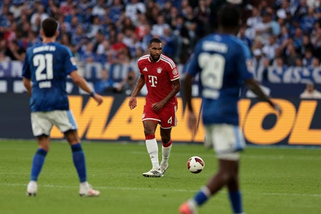 Jonathan Tah (FC Bayern München) beim Spiel der 1. Bundesliga (Saison 2026 27) FC Schalke 04 - FC Bayern München - Copyright: Thomas Pakusch *** Jonathan Tah, FC Bayern Munich, during the Bundesliga match of the 2026–27 season against FC Schalke 04. FC Bayern Munich. Copyright Thomas Pakusch