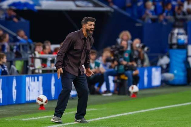 GELSENKIRCHEN - Schalke 04 head coach Miron Muslic during the Bundesliga match between FC Schalke 04 and FC Bayern Munich at the Veltins-Arena on 5 September 2026 in Gelsenkirchen, Germany. MARCEL TER BALS ANP Bundesliga 2026 27 xVIxANPxSportx xMarcelxterxBalsxIVx 567269440 originalFilename: 567269440.jpg