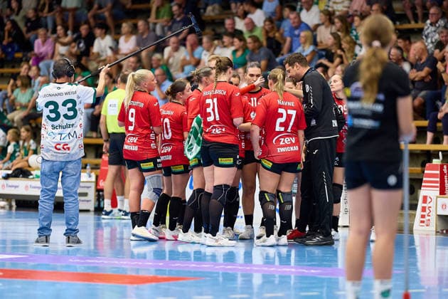 Mannschaft BSV Sachsen Zwickau in der Auszeit FRISCH AUF Goeppingen vs. BSV Sachsen Zwickau, Handball, ALSCO Handball Bundesliga Frauen, 2. Spieltag, Spielzeit 2026 2027, 05.09.2026 FRISCH AUF Goeppingen vs. BSV Sachsen Zwickau, Handball, ALSCO Handball Bundesliga Frauen, 2. Spieltag, Spielzeit 2026 2027, 05.09.2026 Goeppingen Copyright: xEibner-Pressefoto GeraldxOelze-dexStoppanyx EP_ODS